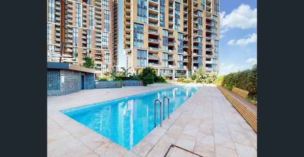 City Skyline & NYE Fireworks ** Available 22/11/25 ** - Photo 1