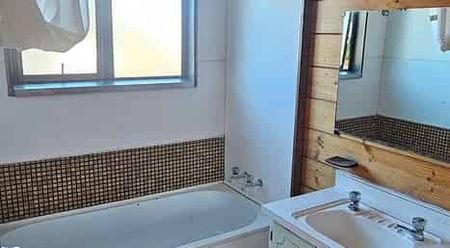 Charming 3BR Home in Tranquil Tuakau - Photo 4