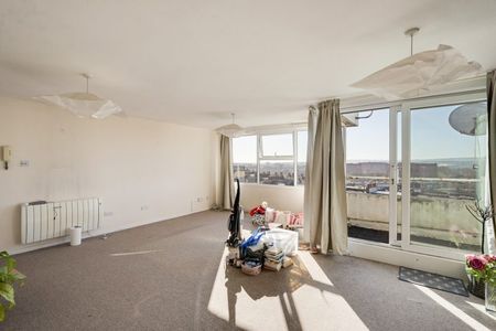 2 Bed Flat - Photo 3