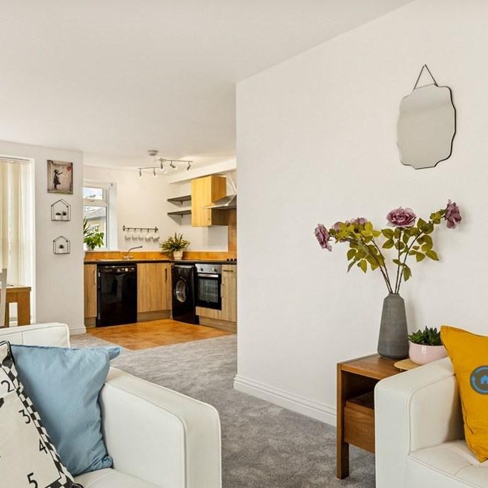 2 bedroom flat to rent - Photo 1