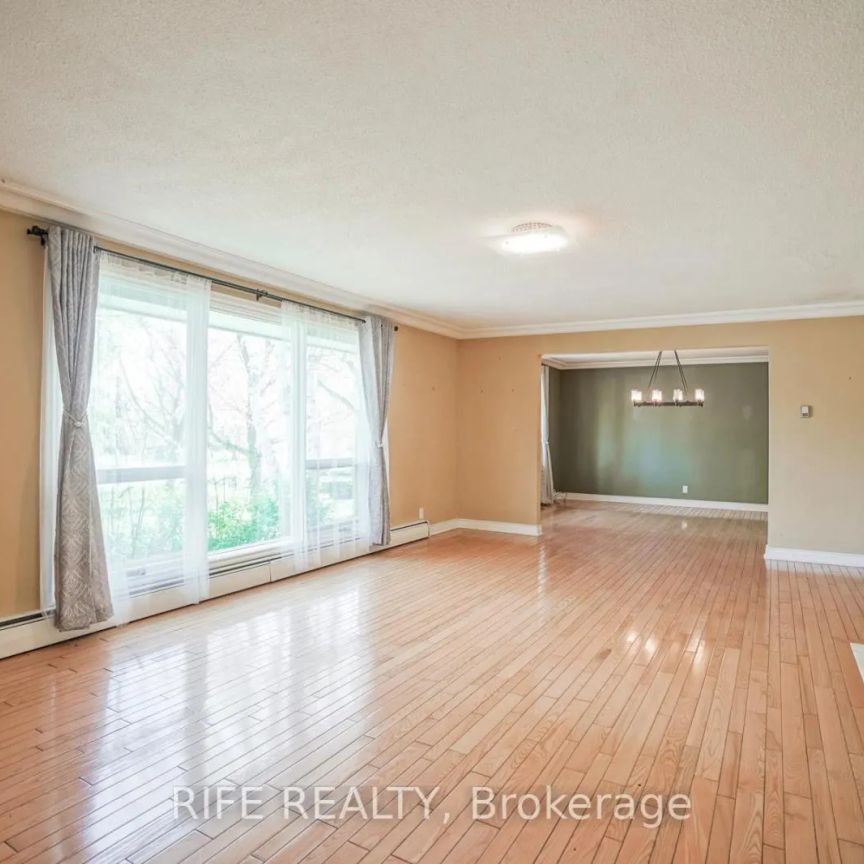 28 WEMBLEY AVENUE - Photo 1