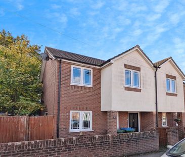 Heath Road, SO19 - Photo 2