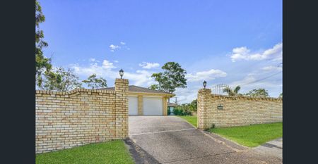 Spacious Family Home on Large Block - Photo 5
