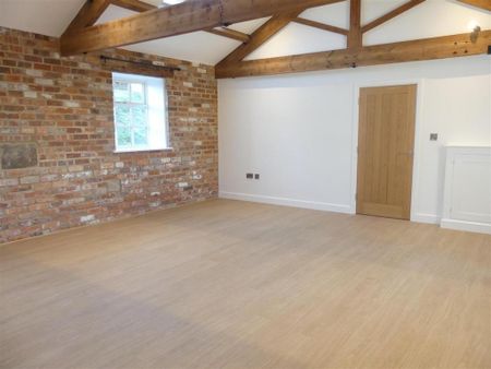 2 bedroom barn conversion to rent - Photo 3