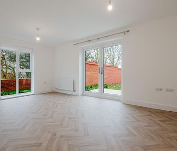 3 bedroom semi-detached house to rent - Photo 6