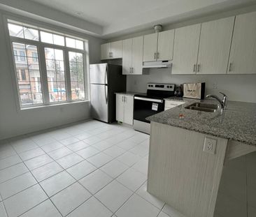 For Lease - 4 Calloway Drive, Whitby, Ontario - Photo 6