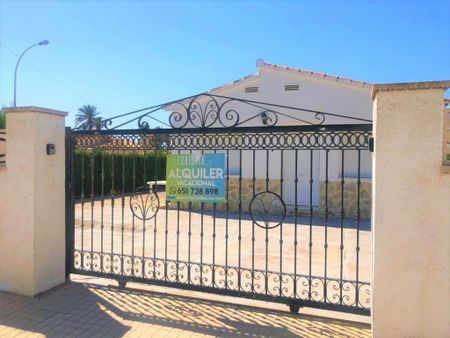 2 room luxury Detached House for rent in Denia, Spain - Photo 4