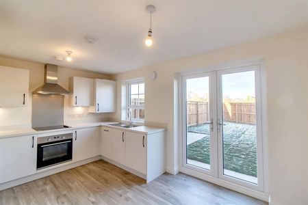 3 Bedroom House - Semi-Detached - Photo 4