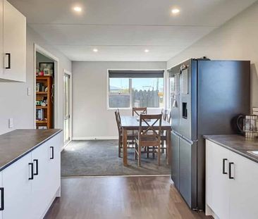 GRASMERE - 3 BEDROOMS - Photo 3