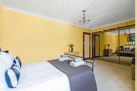 Price £945 pcm - Available Now - Furnished / Unfurnished - Photo 3