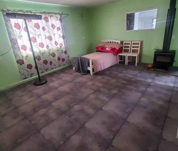 1 bedroom self-contained flat - Photo 2