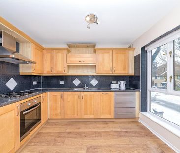 3 bedroom end of terrace house to rent - Photo 3
