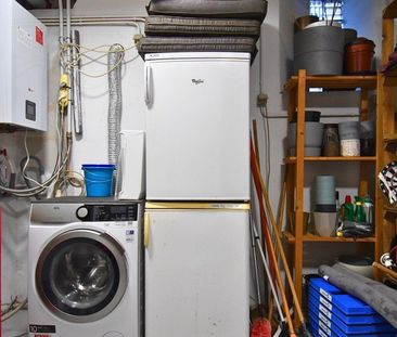 Ruime gezinswoning met 4 slaapkamers, tuin, terras en 2 staanplaats... - Photo 3