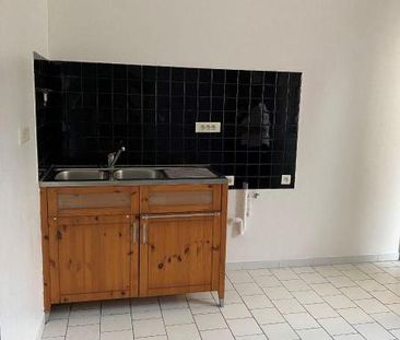 Maison à louer Rdc : séjour, salon, cuisine, salle de bains (douche... - Photo 2