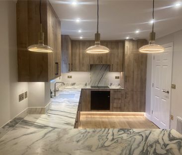 Alexandra Road, Epsom, Surrey, KT17 4DG - Photo 2