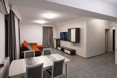 Inchiriere apartament 3 camere de lux, parcare, cartier - Photo 3