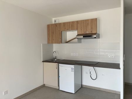 Location Appartement 2 pièces 43m² - Photo 4