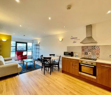 2 Bed Flat, Mere House, M15 - Photo 3