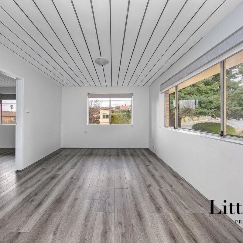 Beautiful One Bedroom Apartment in a Quiet Complex - Photo 1