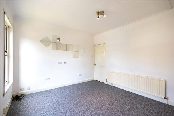 2 bedroom house to rent - Photo 1