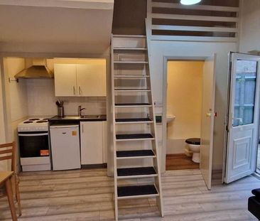 Studio to rent - Photo 2