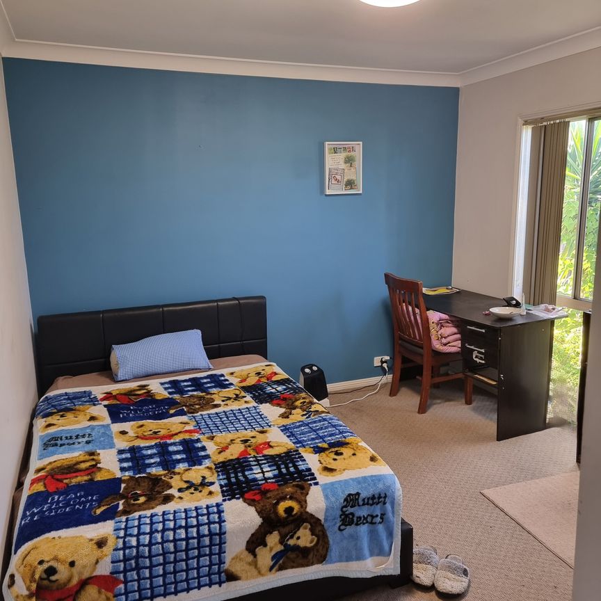 Kellyville - Photo 1