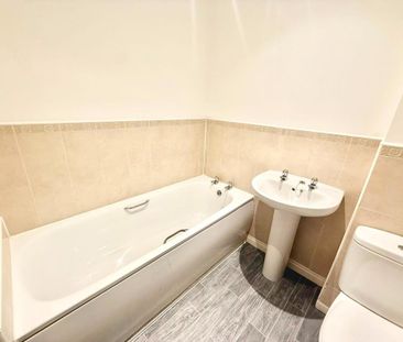 3 bedroom semi-detached house to rent - Photo 6