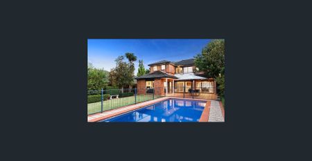 Large Family Home - Photo 4