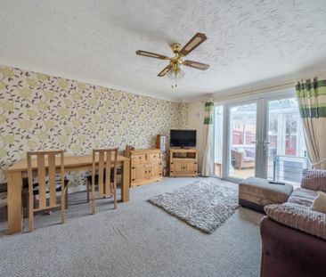 3 bedroom semi-detached house to rent - Photo 1