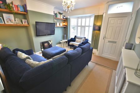 2 bedroom terraced house to rent - Photo 2