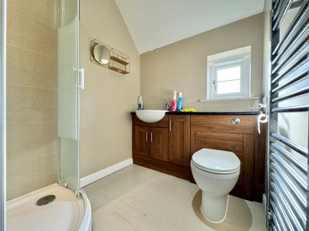 3 bedroom house to rent Beccles Road, Bradwell, NR31 - Photo 3