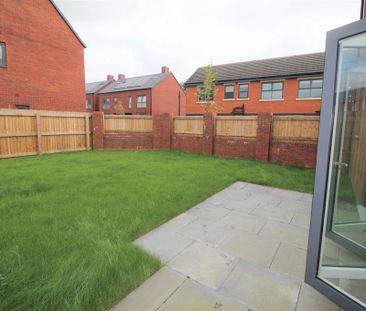 4 bedroom detached house to rent - Photo 5