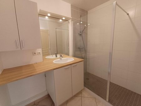 Location Appartement 2 pièces 49m² CHARNAY LES MACON 71850 - Photo 5
