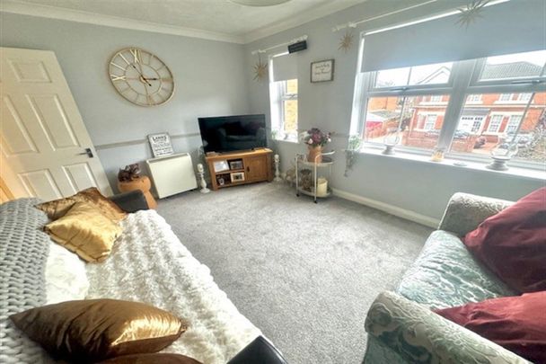 Wellow Court, SO18 - Photo 1