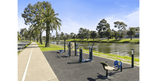 Sparkling New - Photo 1