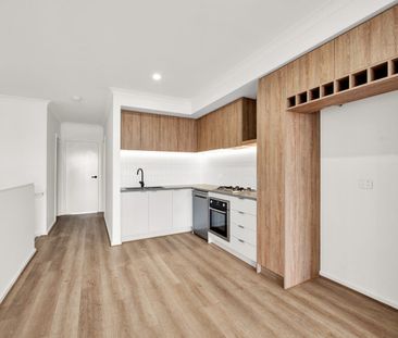 2 bedroom modern townhouse in the Heart of Clyde - Photo 4