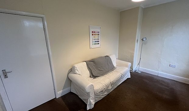 Fantastic Three Bedroom Property - Photo 1