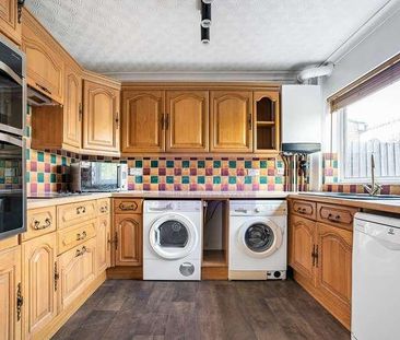 Snakes Lane East, Woodford Green, IG8 - Photo 6