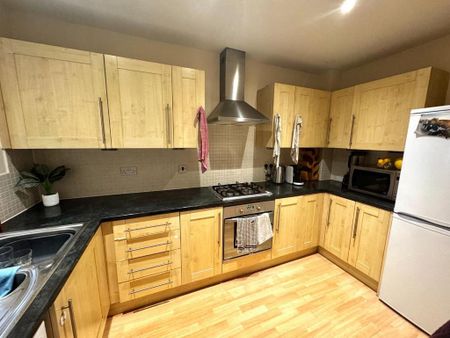 2 bedroom semi-detached house to rent - Photo 5