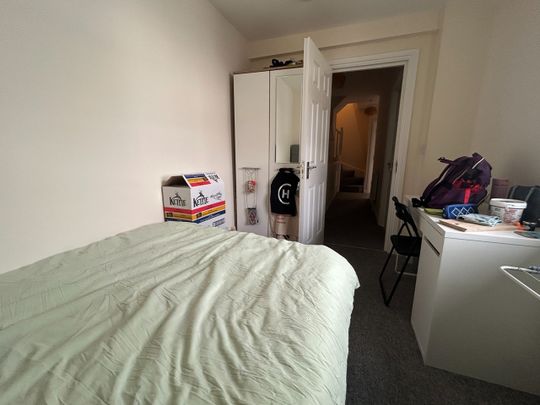 4 Bed Terraced House, Stoke Lane, BS9 - Photo 1