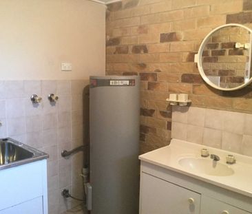 Ground floor 2 bedroom unit - Photo 3