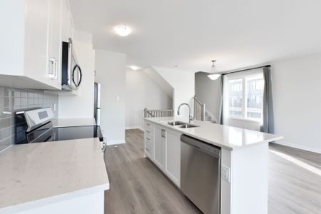 For Lease - 368 CLEARPATH Private, Kanata, Ontario - Photo 2