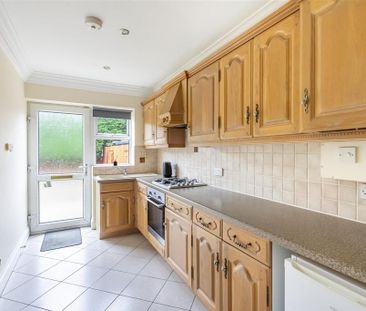 2 bedroom flat to rent - Photo 6