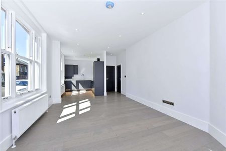 A modern one bedroom apartment over two floors with off-street parking in the heart of Windsor town. - Photo 3