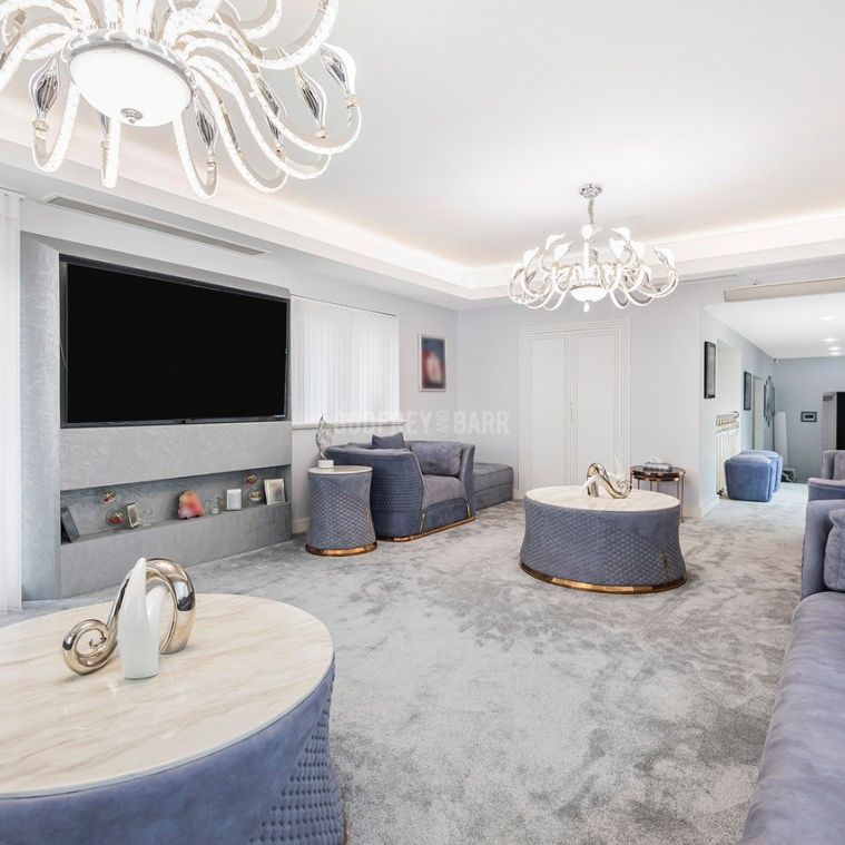 Corbar Close Hadley Wood EN4 - Photo 1