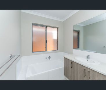 27 Troubridge Approach, Eglinton, WA 6034 - Photo 6