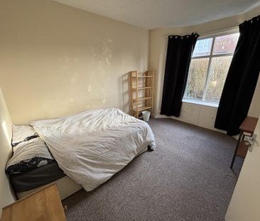 4 bedroom terraced house to rent - Photo 1