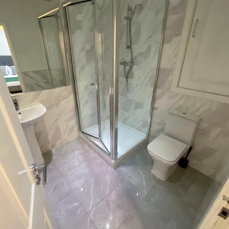 3 bedroom flat to rent - Photo 1