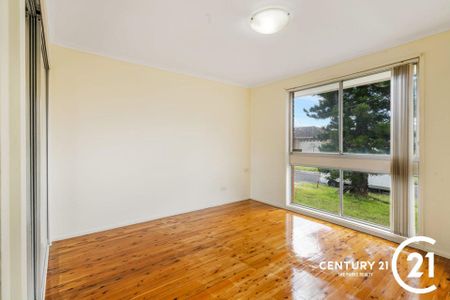 Charming Three Bedroom Home - Photo 2