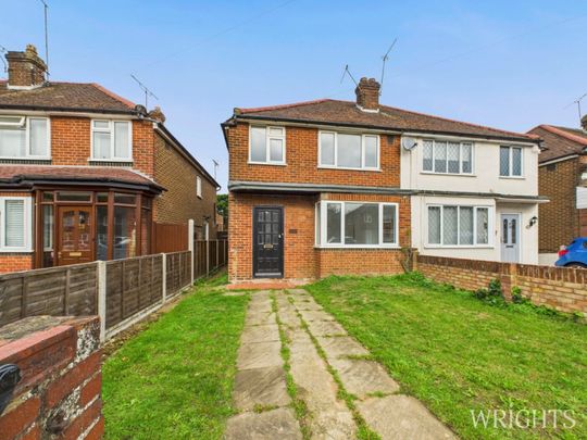 3 bedroom Semi-detached House - Crawford Road, Hatfield - Photo 1